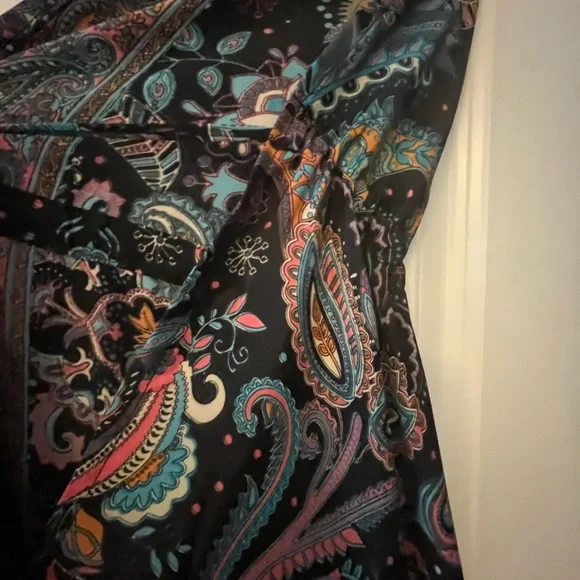 🌸🦋💫Elegant Paisley Halter Maxi Dress in Black and Pink and Teal💫🌼🌻 - Picture 12 of 14